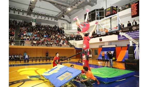 İstanbul Büyükşehir Belediyesi Okul Spor Salonları Spor Şöleni